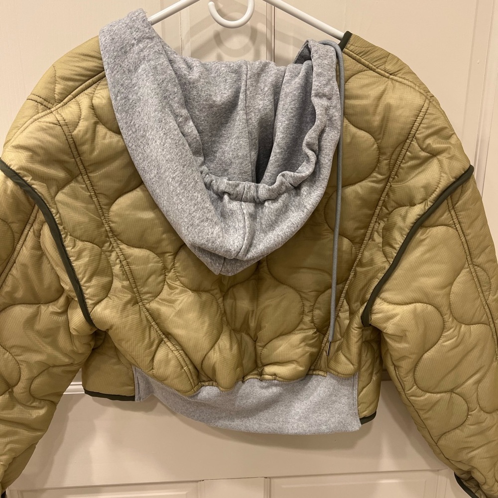 Amable by Mabel cropped bomber with detachable hood